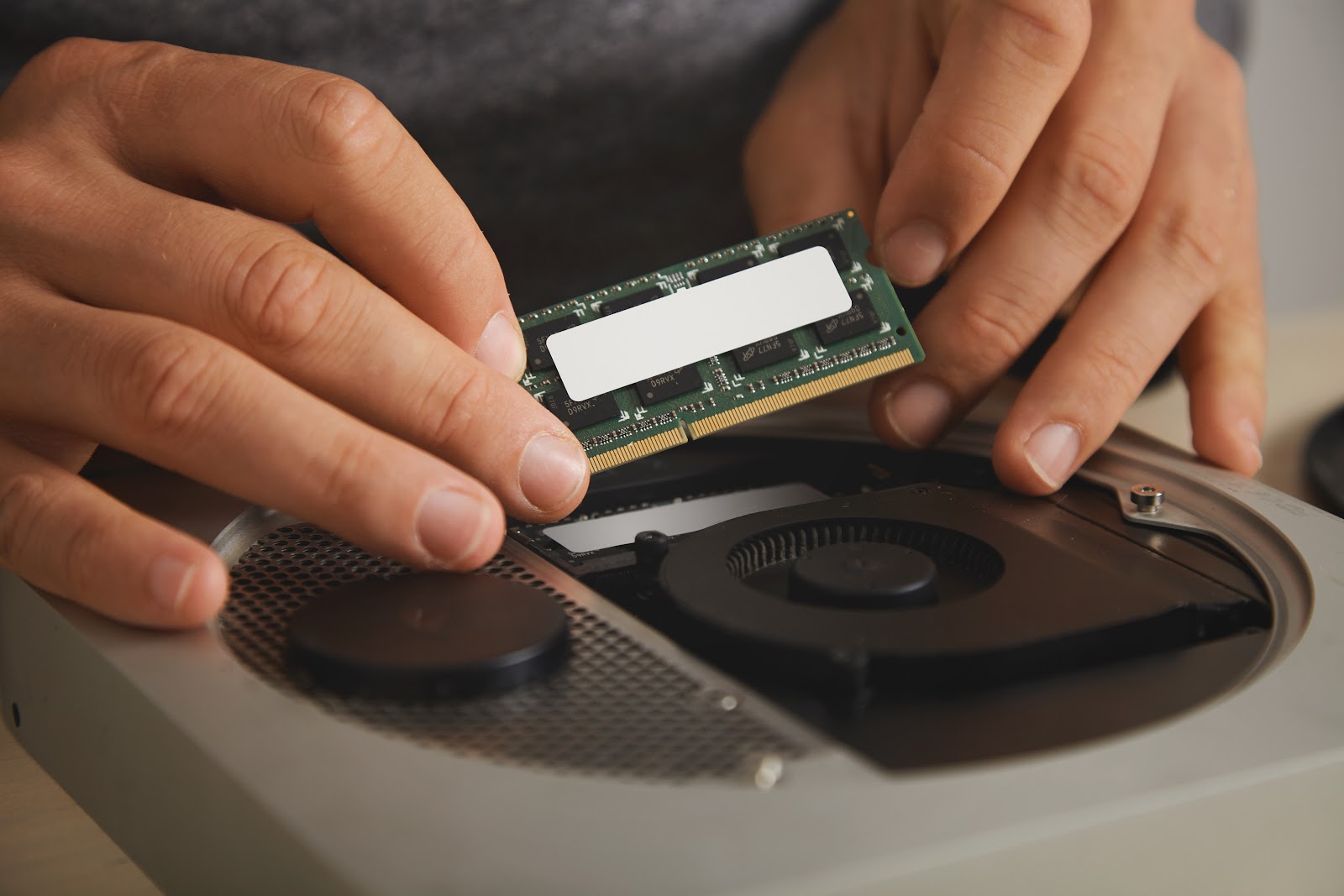 DDR3, DDR4 ou DDR5: qual memória RAM escolher e qual a diferença real de performance?